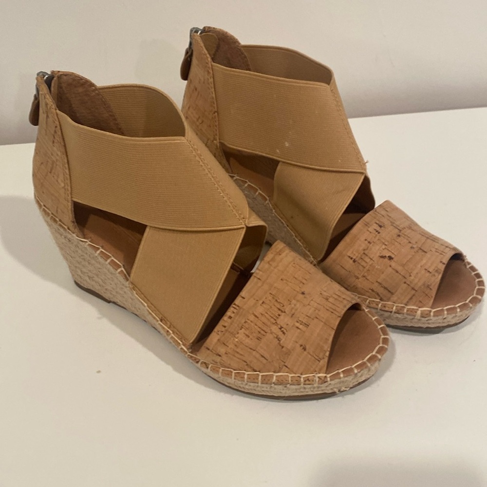 Gentle souls, wedges, size 7